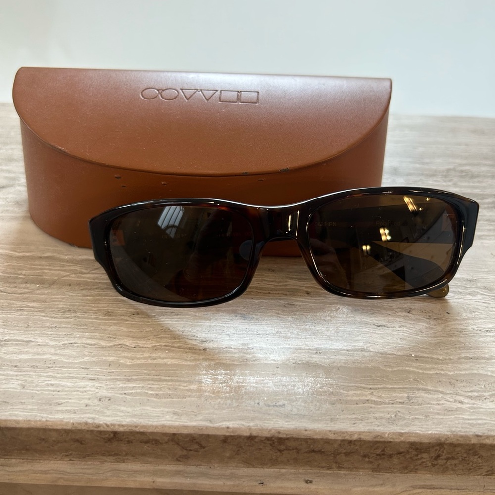 Oliver Peoples Men’s Sunglass with case